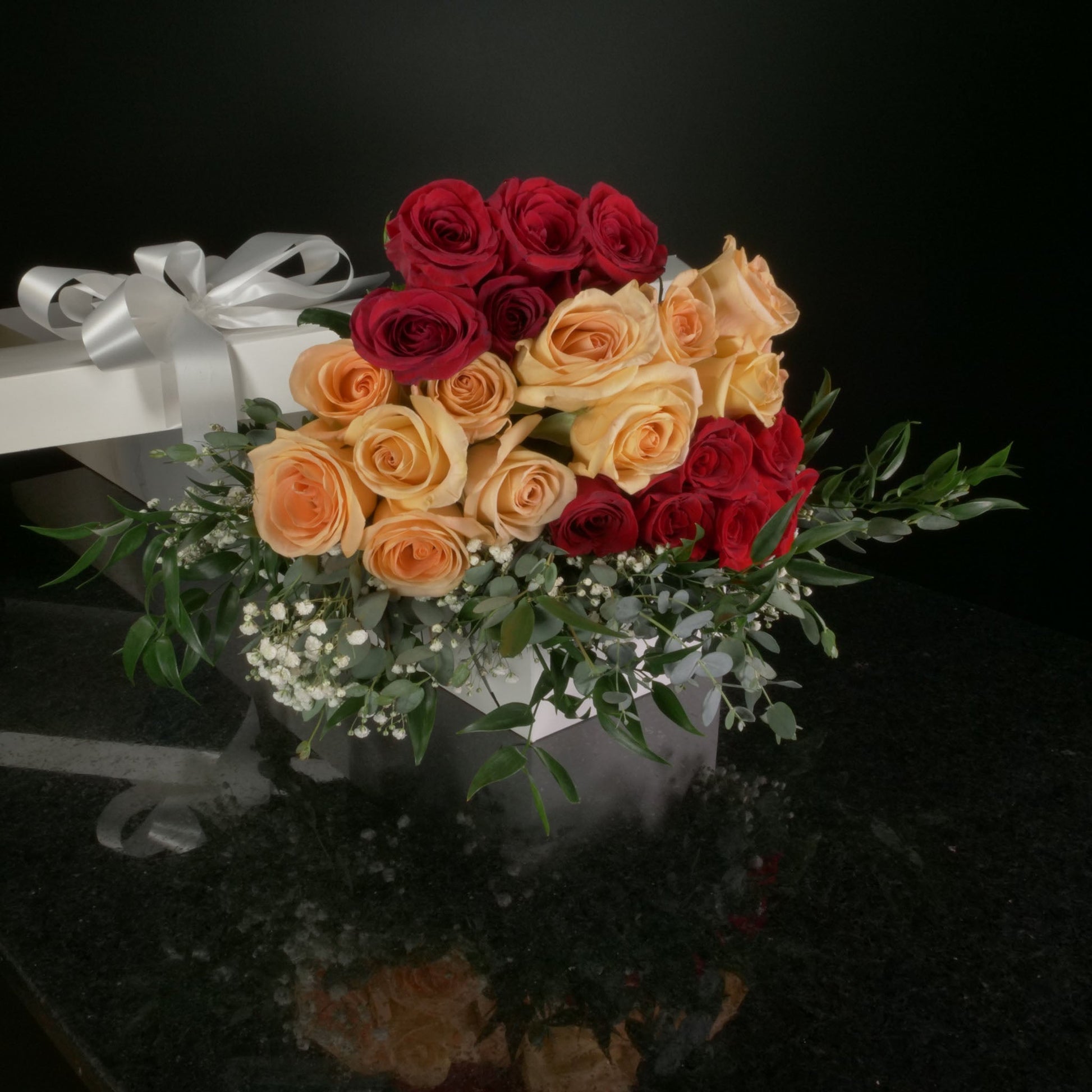  24 Roses / Boxed / Fancy