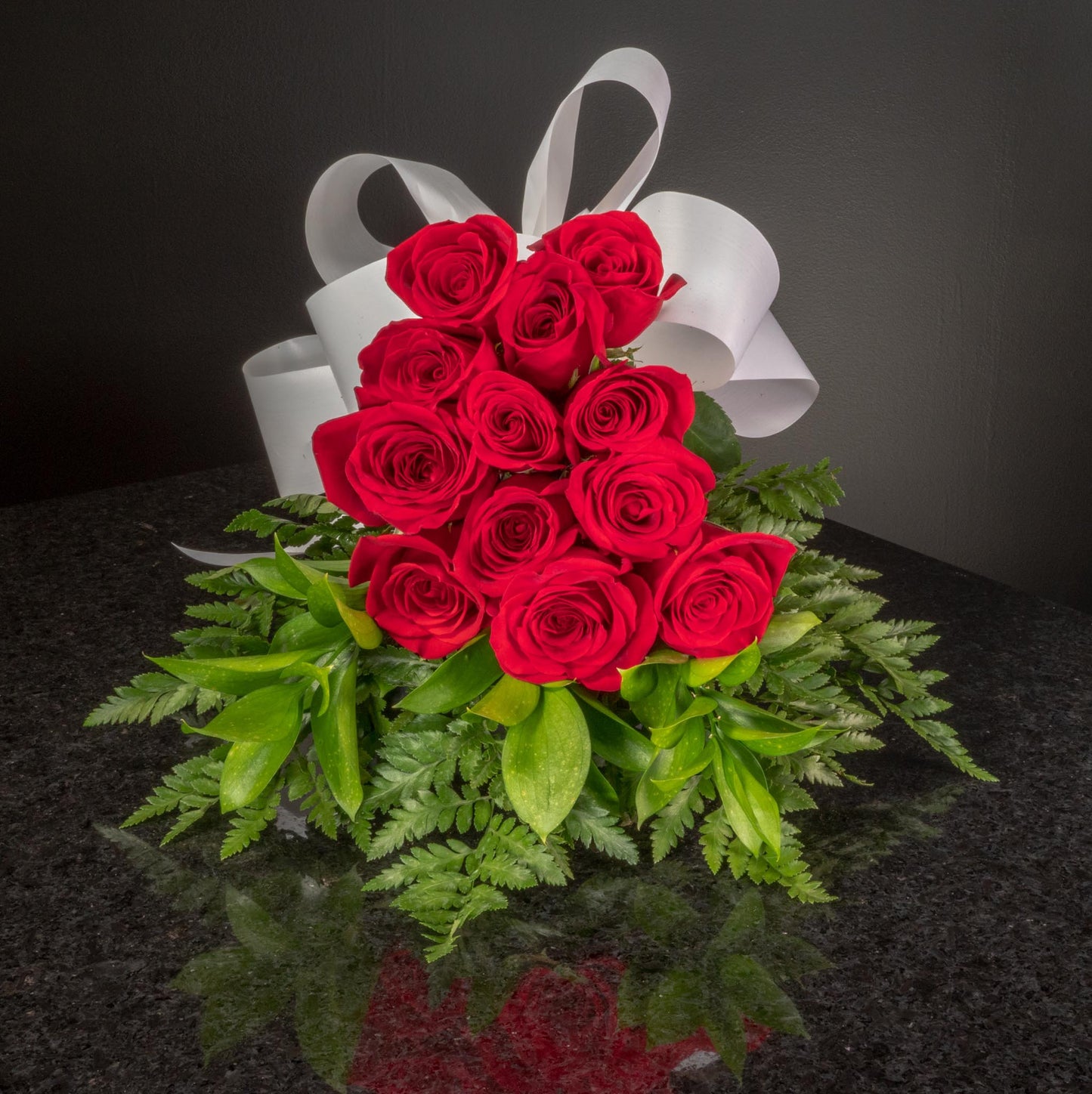  12 Roses / Hand-Tied / Basic